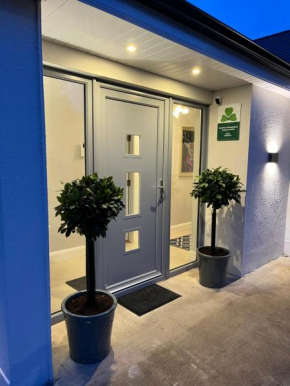 The Hillcrest, Luxury Accommodation in Castleblayney Town